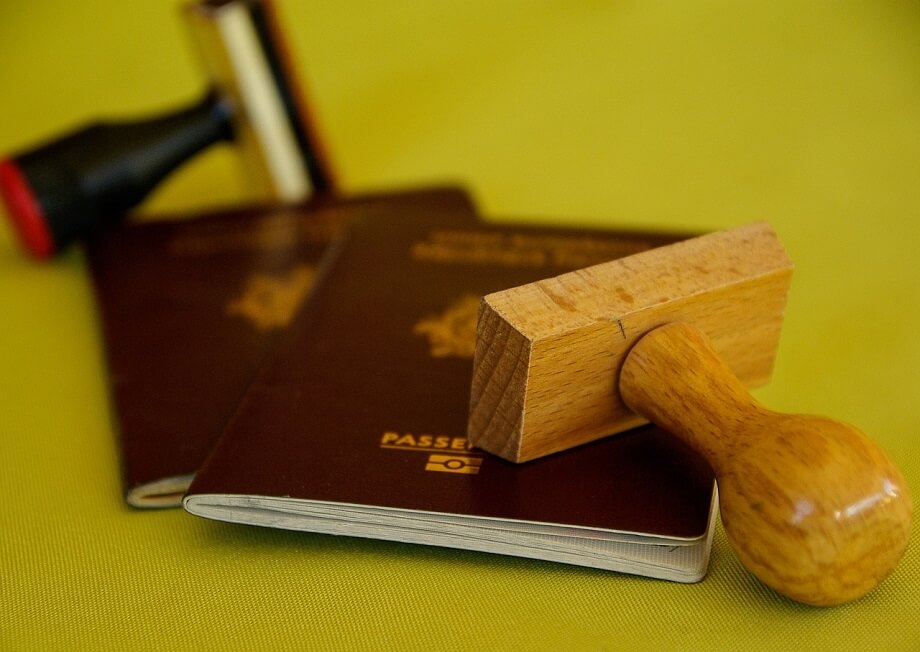 what are the advantages and disadvantages of dual citizenship